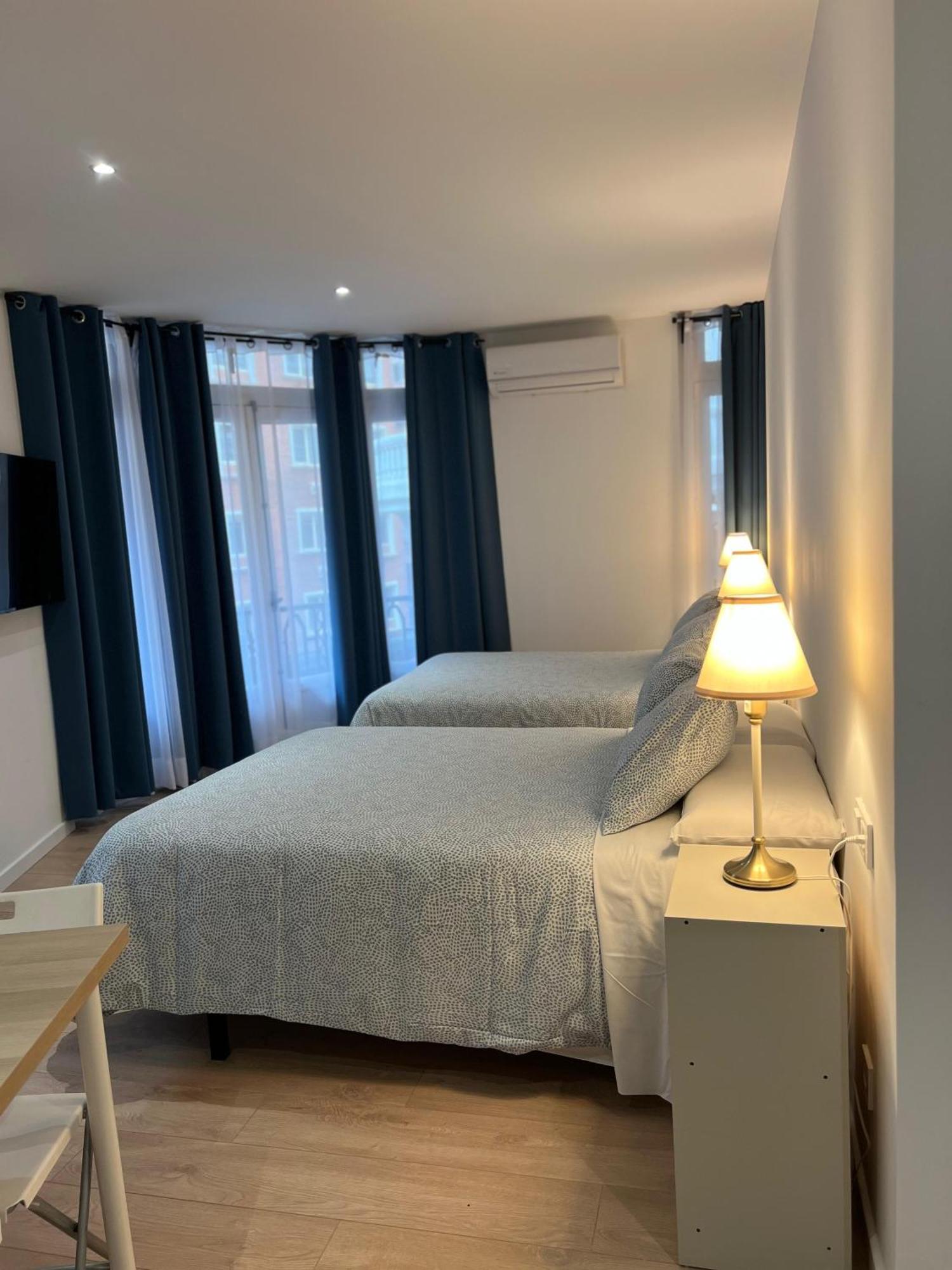 Room Plaza Espana 马德里 外观 照片